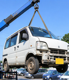 自動車の回収・売却・廃車をどう選ぶか