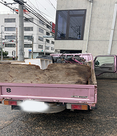 福岡市中央区輝国にて、通信会社の移転作業に伴い、大量の事務用品を回収しました