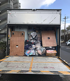 福岡市城南区干隈にて、大量の事務用品を回収いたしました