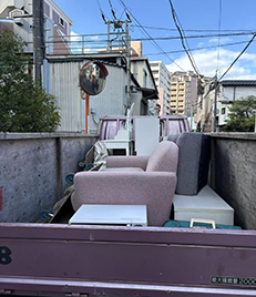 福岡市中央区小笹の市営住宅からシングルベッド1台を運搬し、引越し先のベッドを回収する作業を行いました