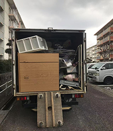 福岡市博多区祇園町にて、大手通信会社の事務所2ヶ所を不用品回収する見積りを行いました