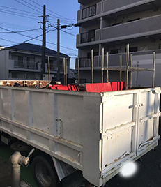 福岡市博多区麦野にて、マンションの管理会社様からのご依頼で、ゴミ置き場に放置された不用品や粗大ゴミの回収作業を行いました