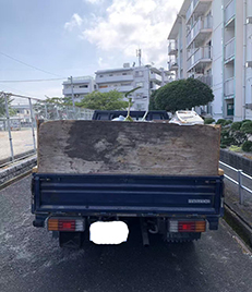 福岡市博多区下呉服町にて、一軒家のお庭の片付け作業を行いました